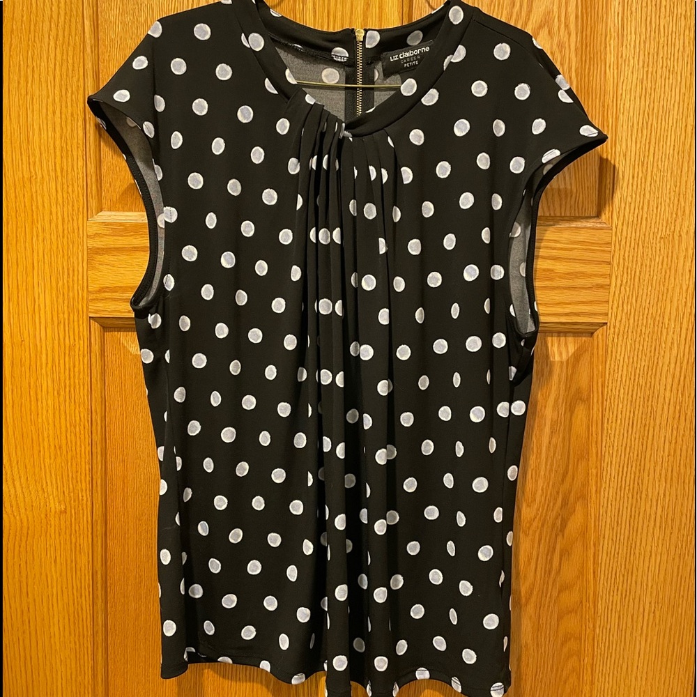 Liz Claiborne capped sleeve blouse